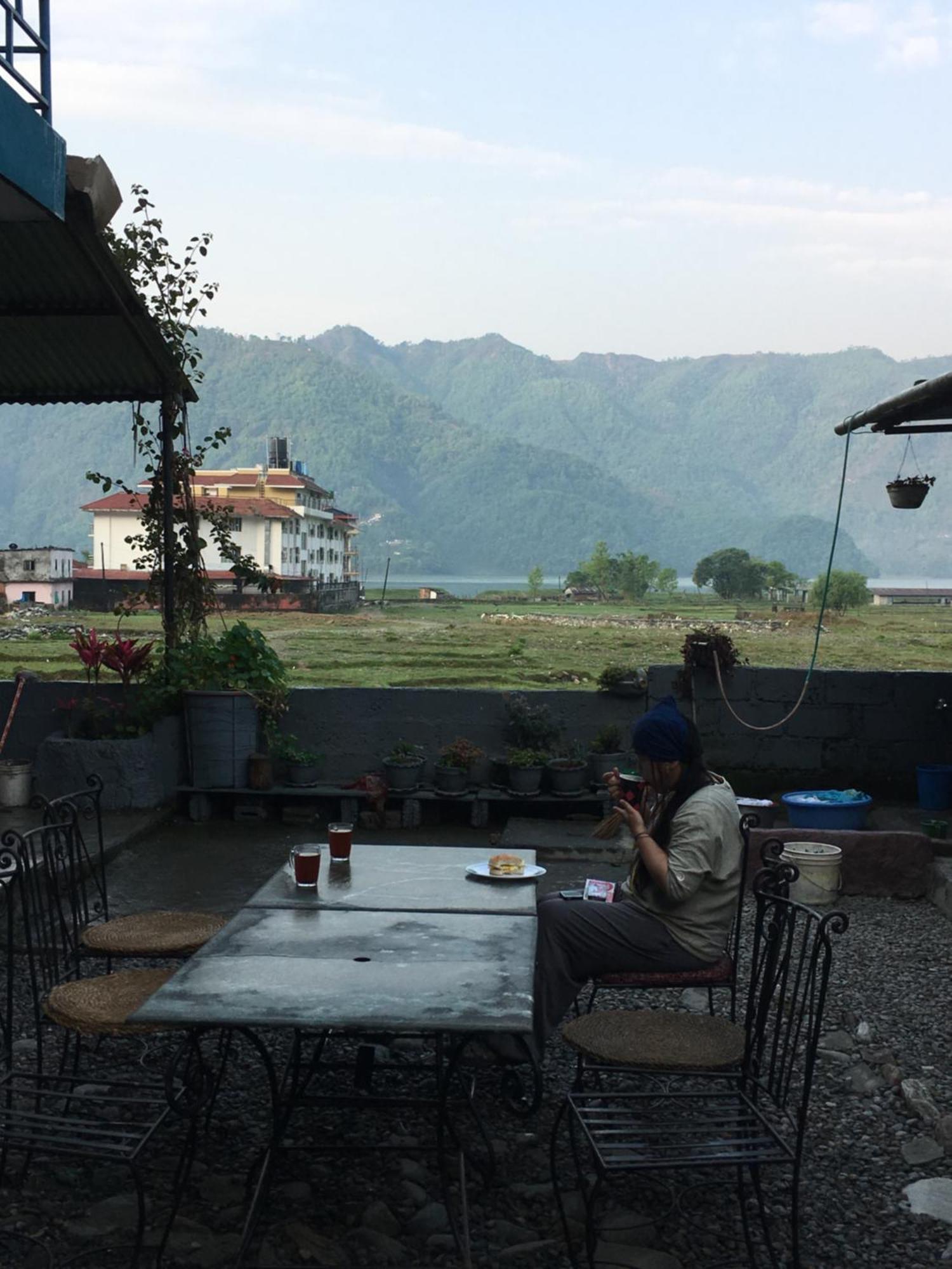 Tranquil Water Guest House Pokhara Esterno foto